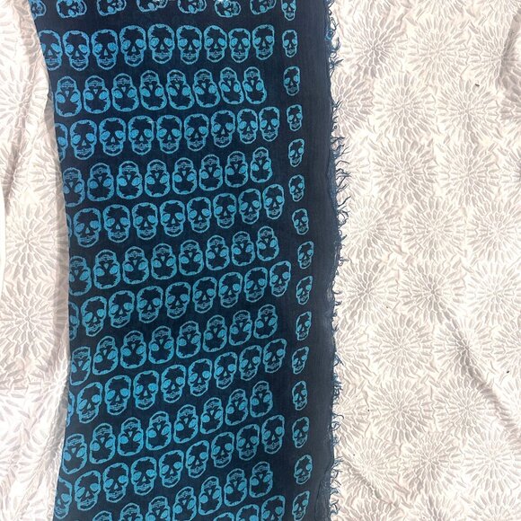 Zadic & Voltaire Scarf Blue and Black with Skulls - Picture 8 of 13